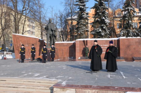 В Звенигороде прошел митинг, посвященный Дню защитника Отечества.