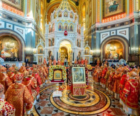Наместник монастыря сослужил Предстоятелю Русской Церкви в день памяти равноапостольных Мефодия и Кирилла