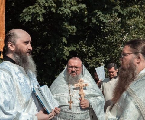 На монастырском подворье в селе Саввинская Слобода почтили память святителя Николая Мирликийского